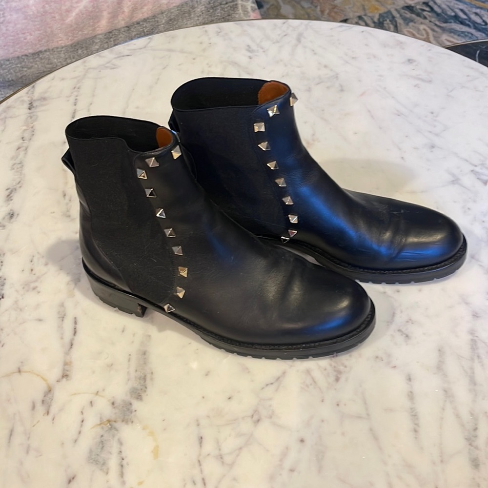 Valentino rock stud black Chelsea boots. 38 1/2 Authentic